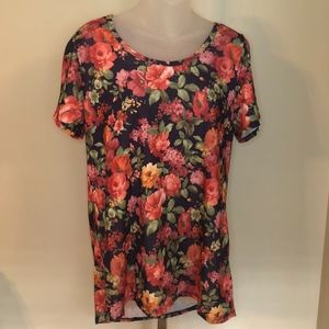 LULAROE | CLASSIC TEE